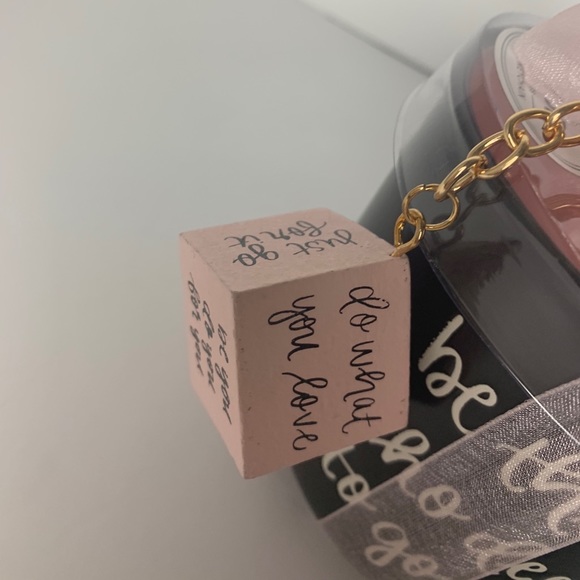 Mug Gift Set With Cube Keychain - Picture 2 of 11